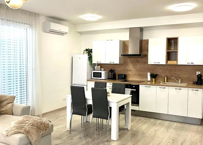 Daire The Elite Ii Downtown Ac & Garage Parking Bratislava