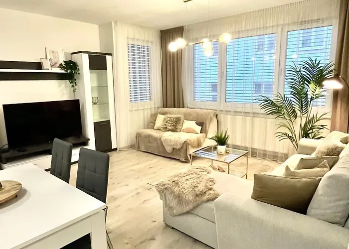 The Elite Ii Downtown Ac & Garage Parking Apartment Pressburg