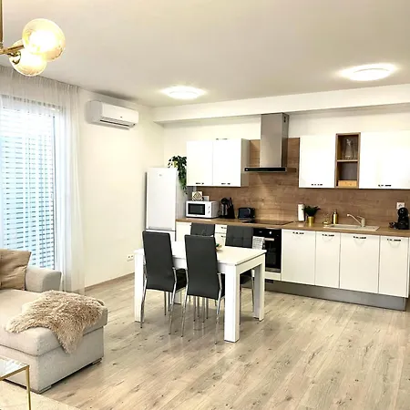 Appartement The Elite Ii Downtown Ac & Garage Parking Bratislava